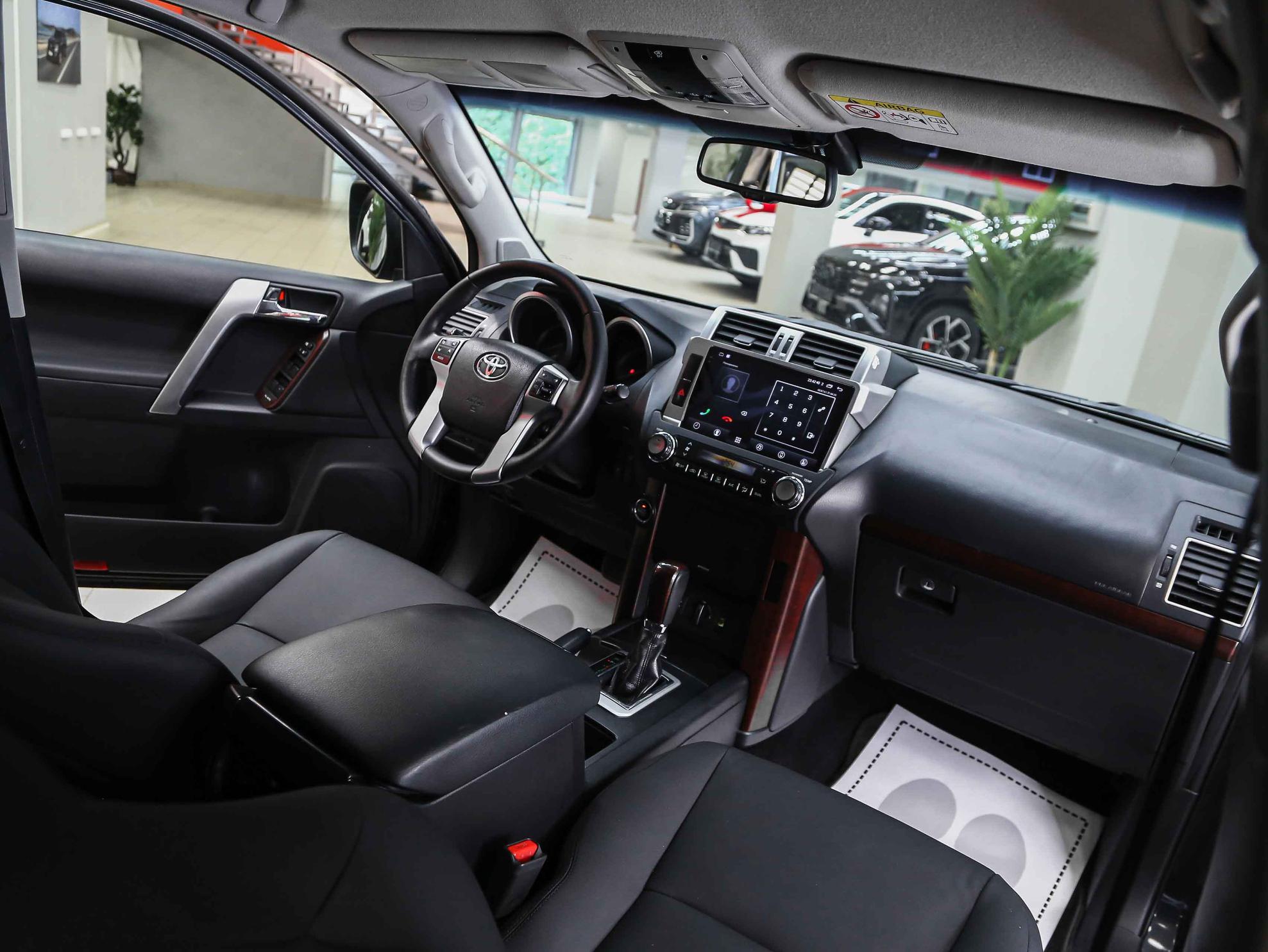 Toyota Land Cruiser Prado 2014, серый, ДЦ Орехово