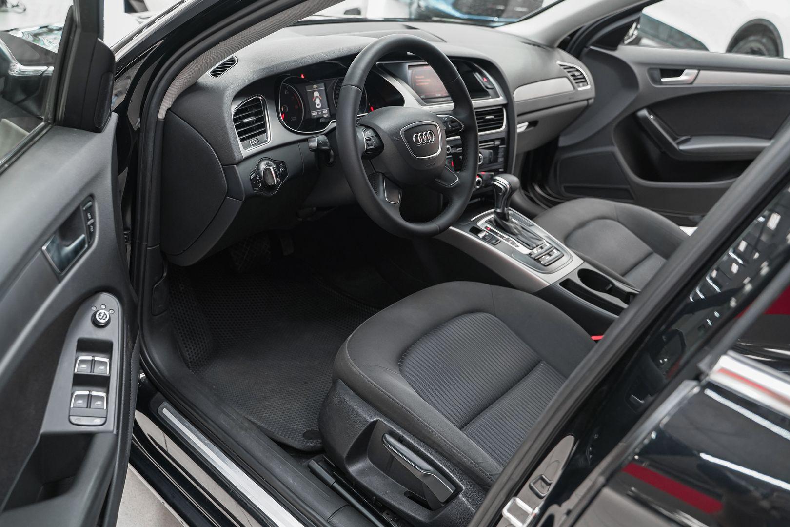 Audi A4 2012, черный, ДЦ Орехово