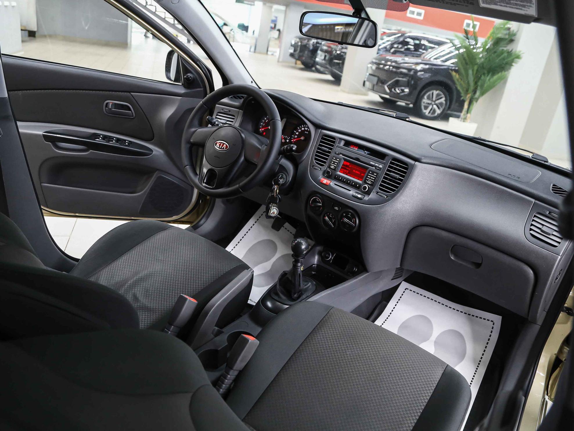 Kia Rio 2011, бежевый, ДЦ Орехово