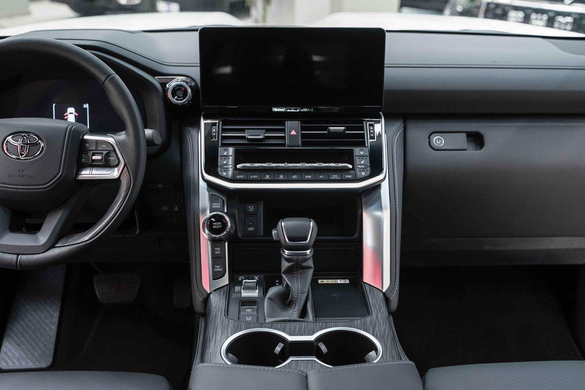 Toyota Land Cruiser 2026, белый, ДЦ Орехово