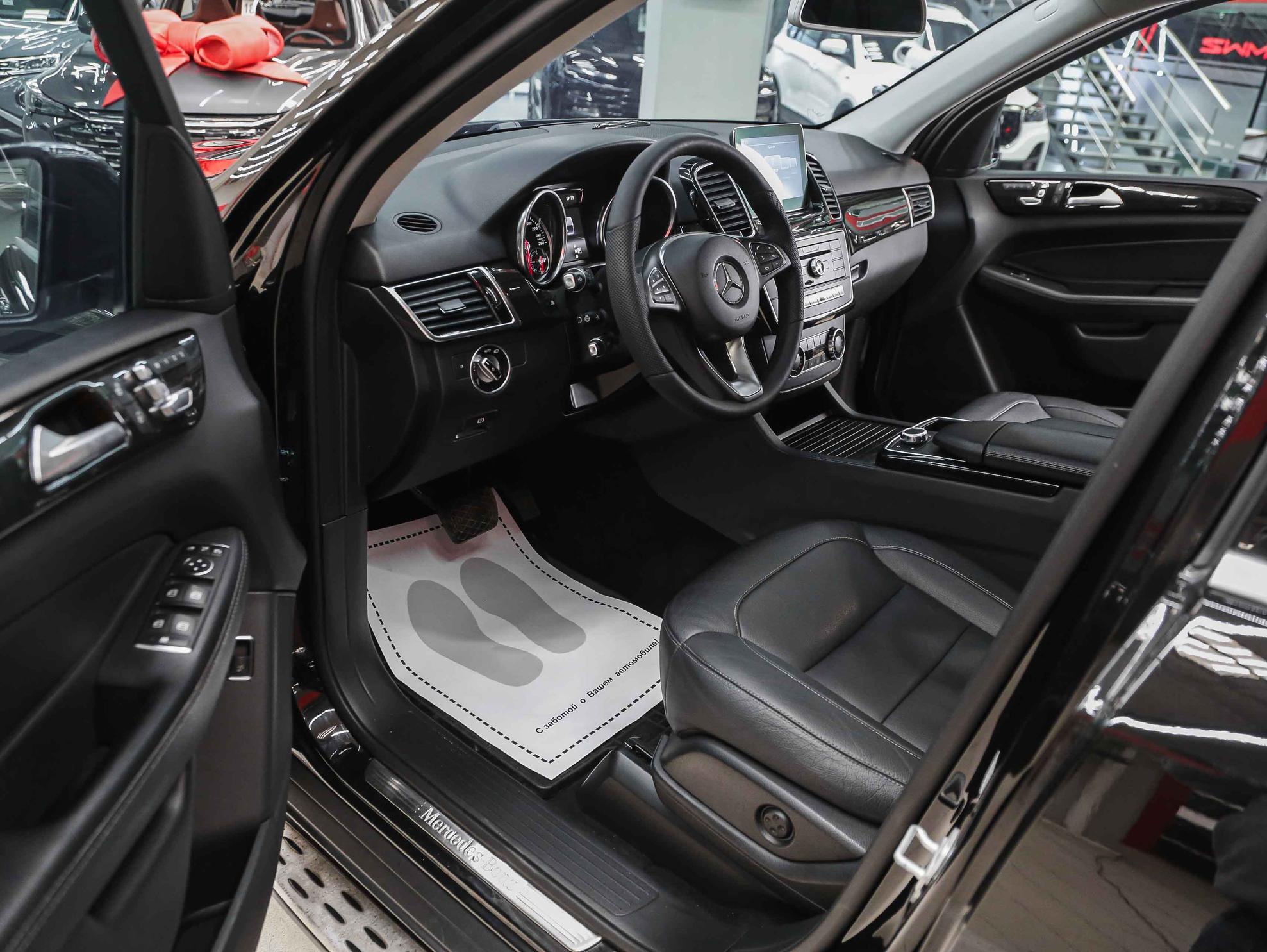 Mercedes-Benz GLE 2016, черный, ДЦ Орехово