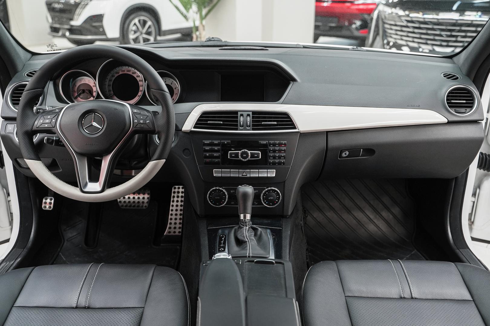 Mercedes-Benz C-Класс 2012, белый, ДЦ Орехово