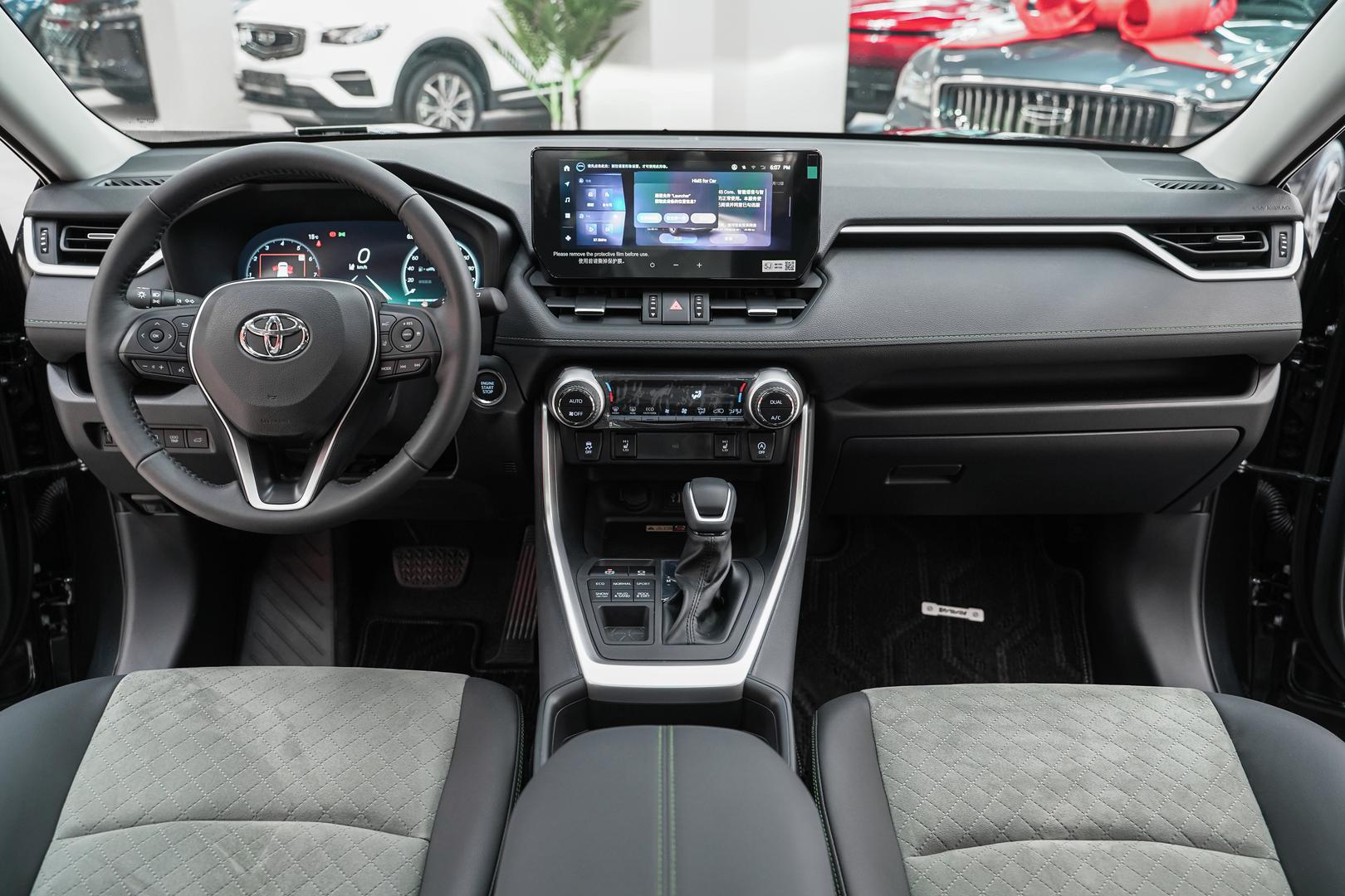 Toyota RAV4 2025, черный, ДЦ Орехово