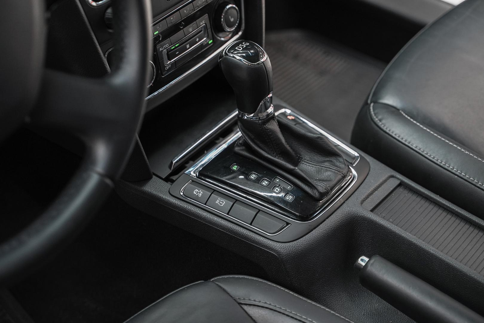Skoda Superb 2014, черный, ДЦ Орехово