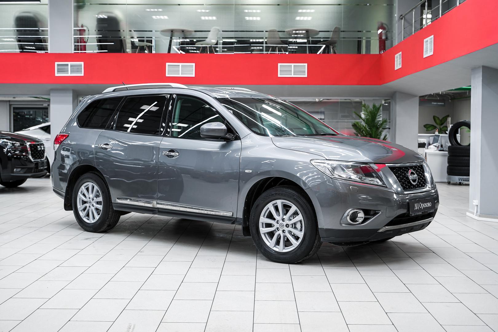 Nissan Pathfinder 2016, серый, ДЦ Орехово