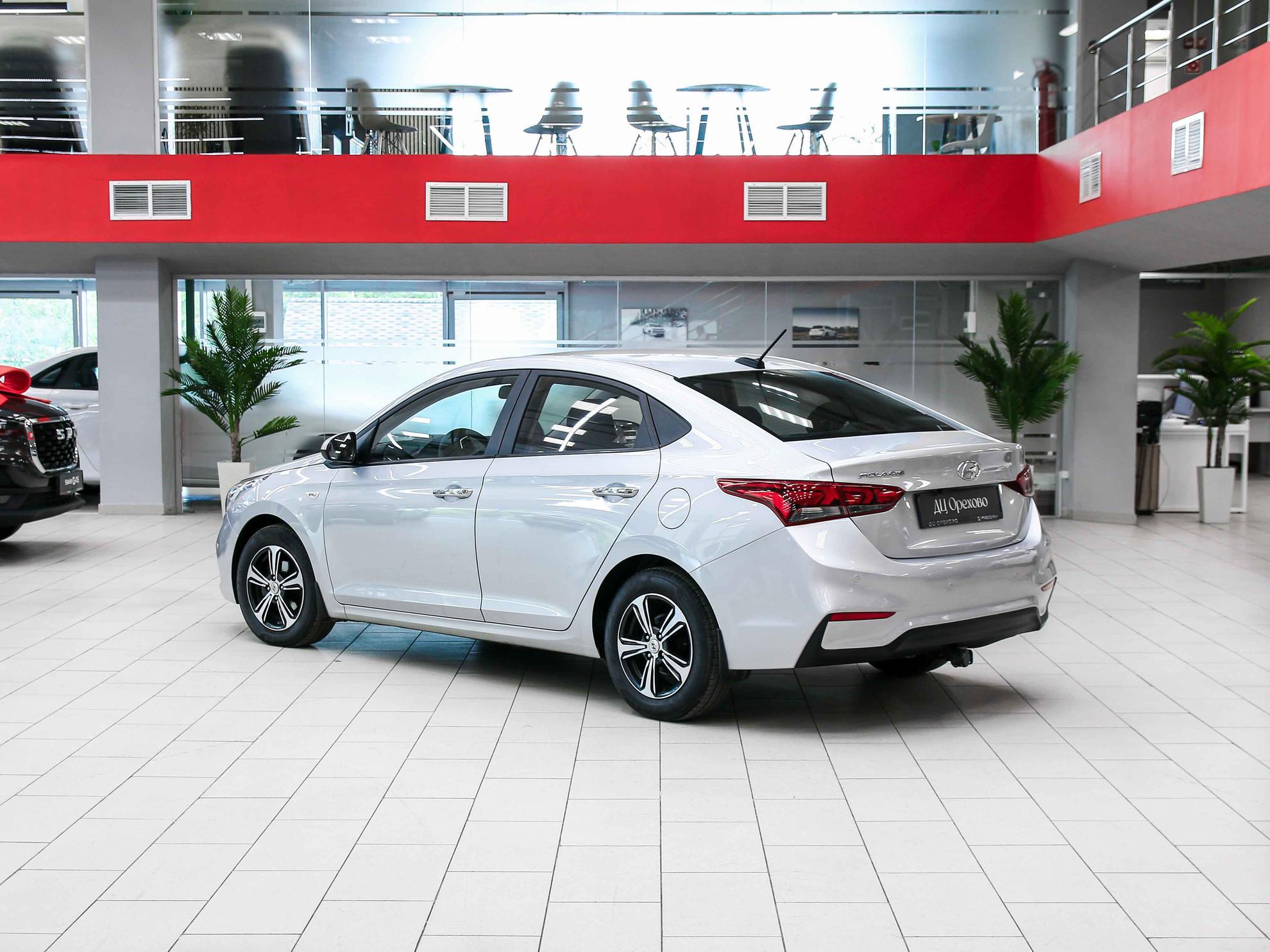 Hyundai Solaris 2019, серебряный, ДЦ Орехово