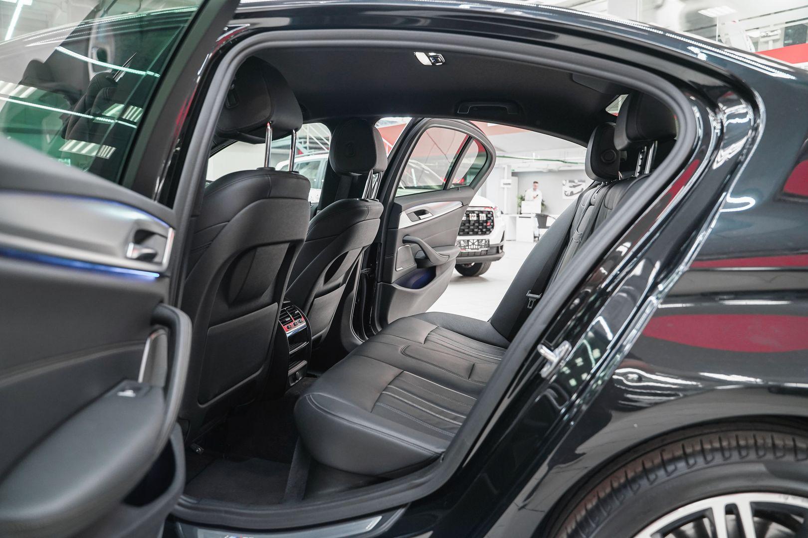 BMW 5 серии 2018, черный, ДЦ Орехово