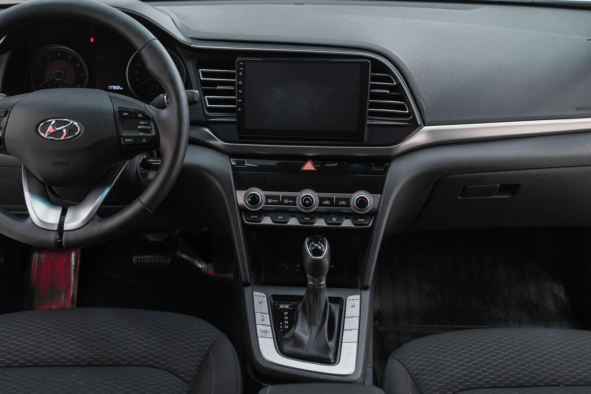 Hyundai Elantra 2019, белый, ДЦ Орехово