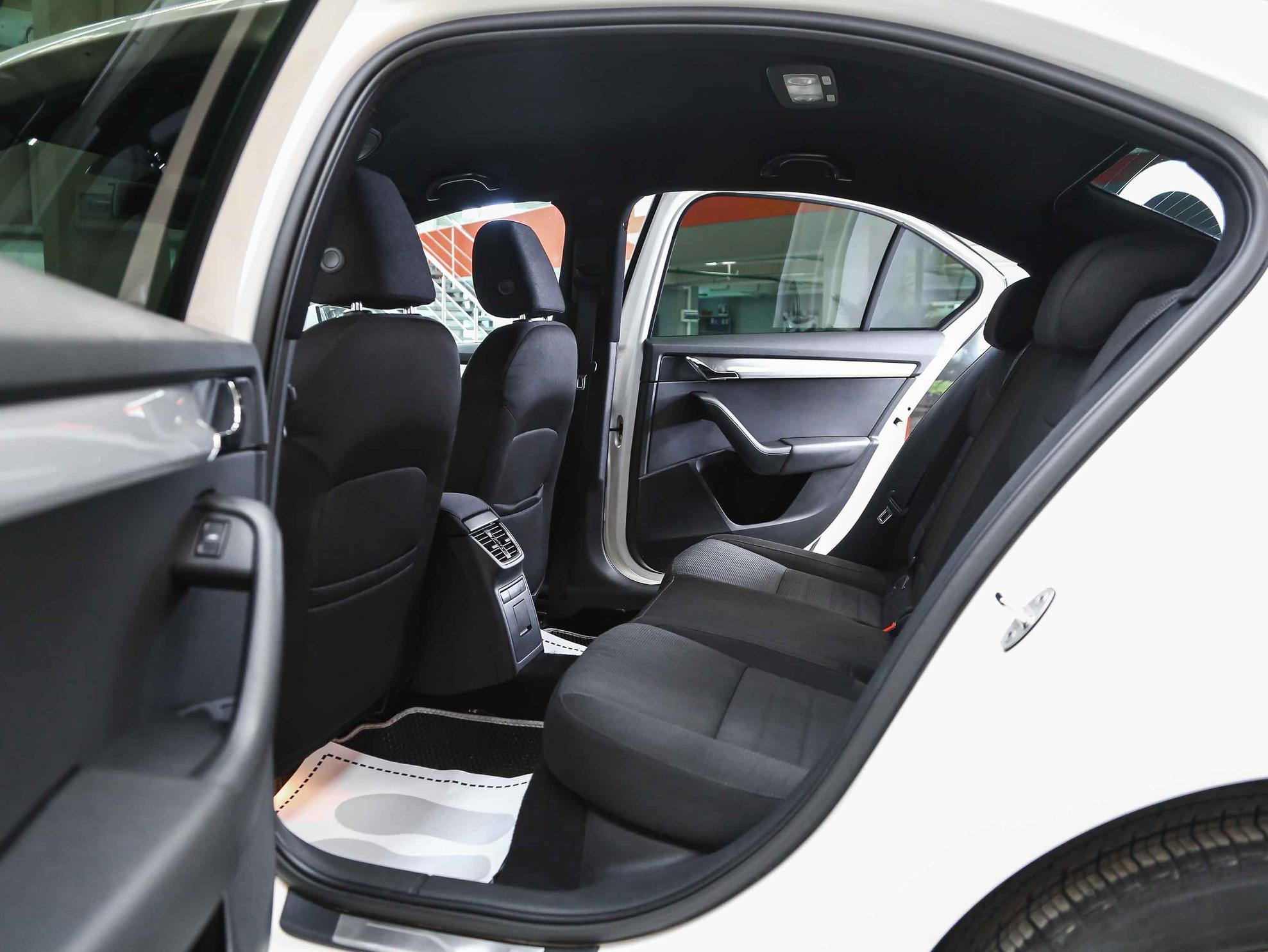 Skoda Octavia 2014, белый, ДЦ Орехово