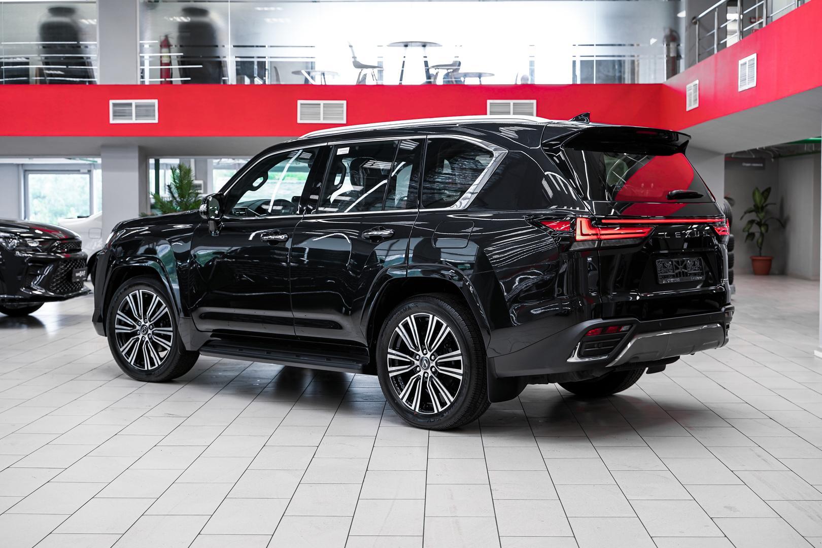 Lexus LX 2024, черный, ДЦ Орехово