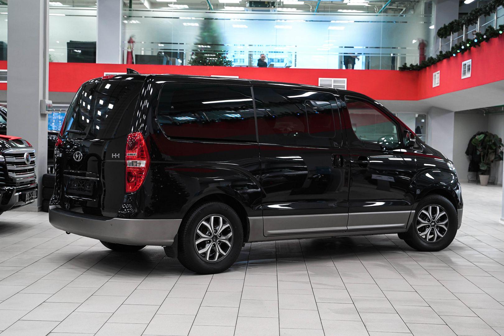 Hyundai H-1 2018, черный, ДЦ Орехово