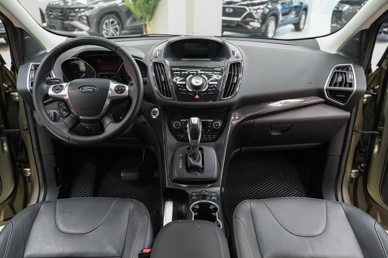 Ford Kuga 2013, зеленый, ДЦ Орехово