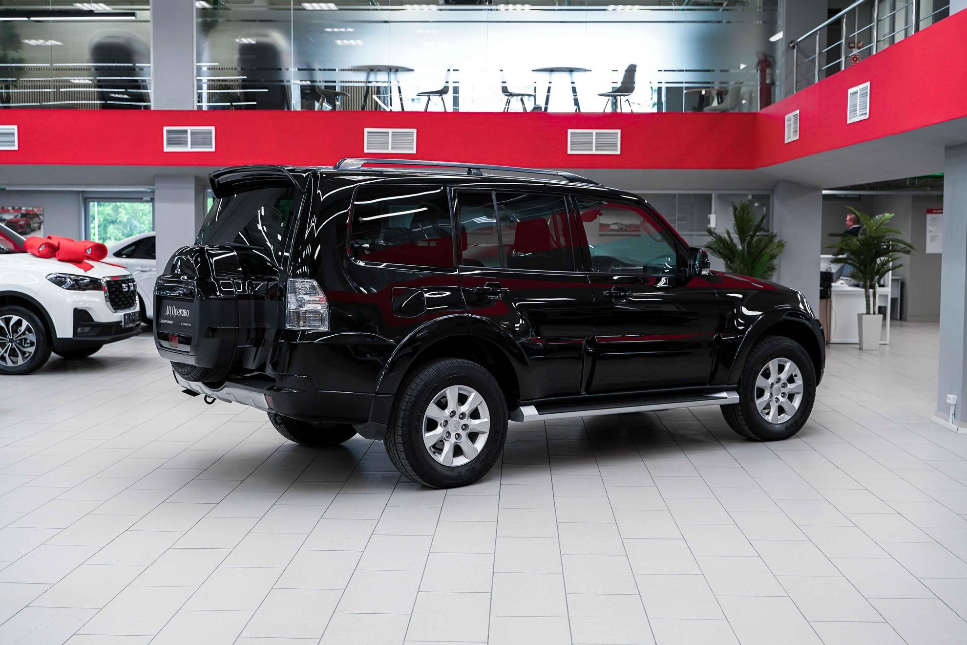Mitsubishi Pajero 2018, черный, ДЦ Орехово