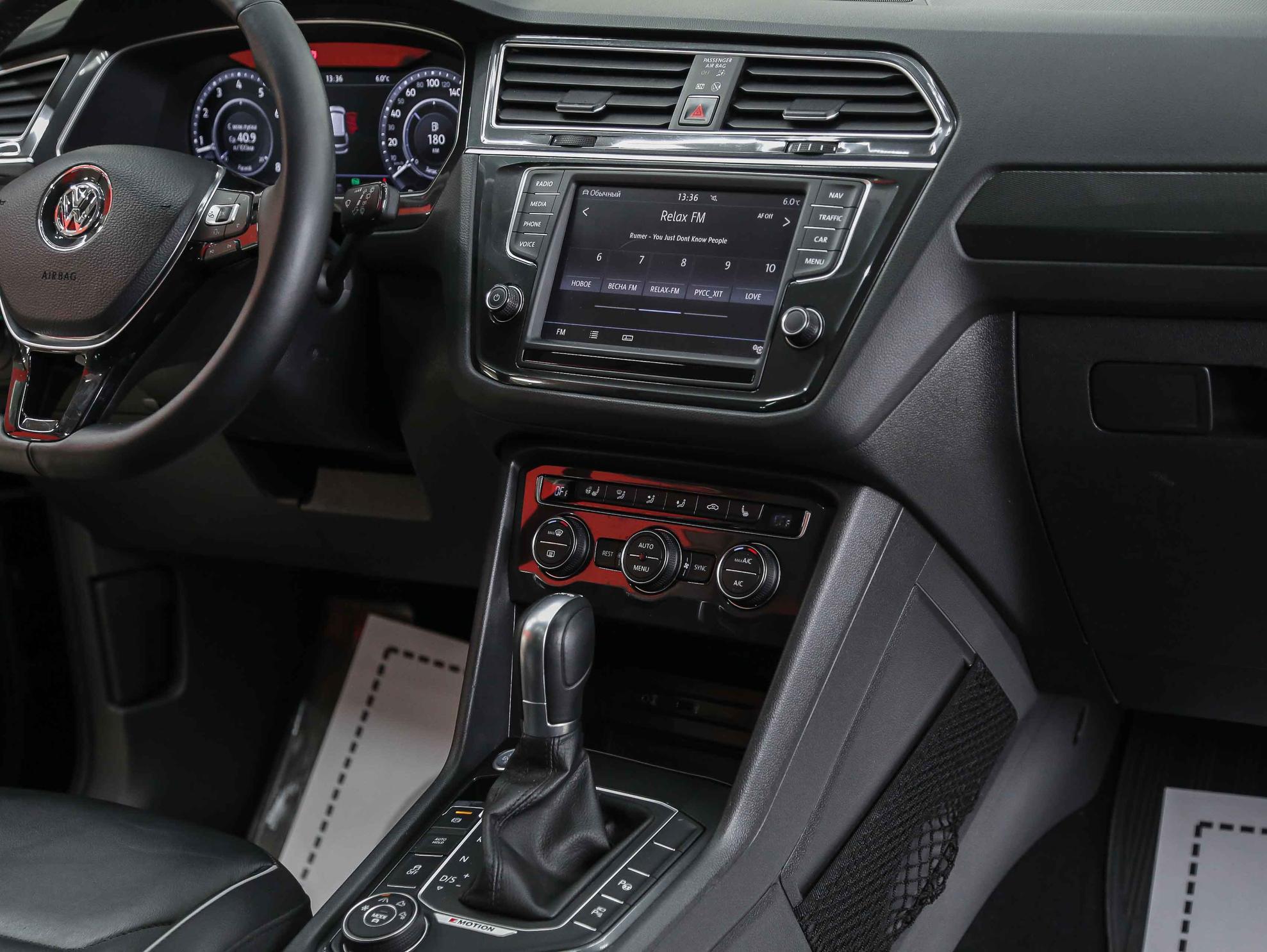 Volkswagen Tiguan 2017, черный, ДЦ Орехово