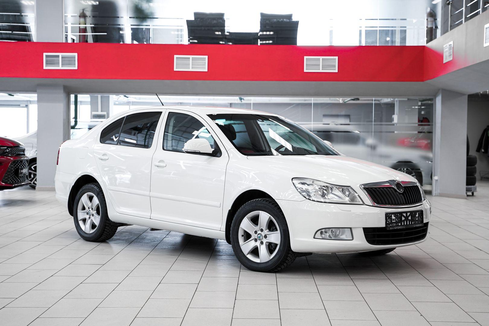 Skoda Octavia 2011, белый, ДЦ Орехово