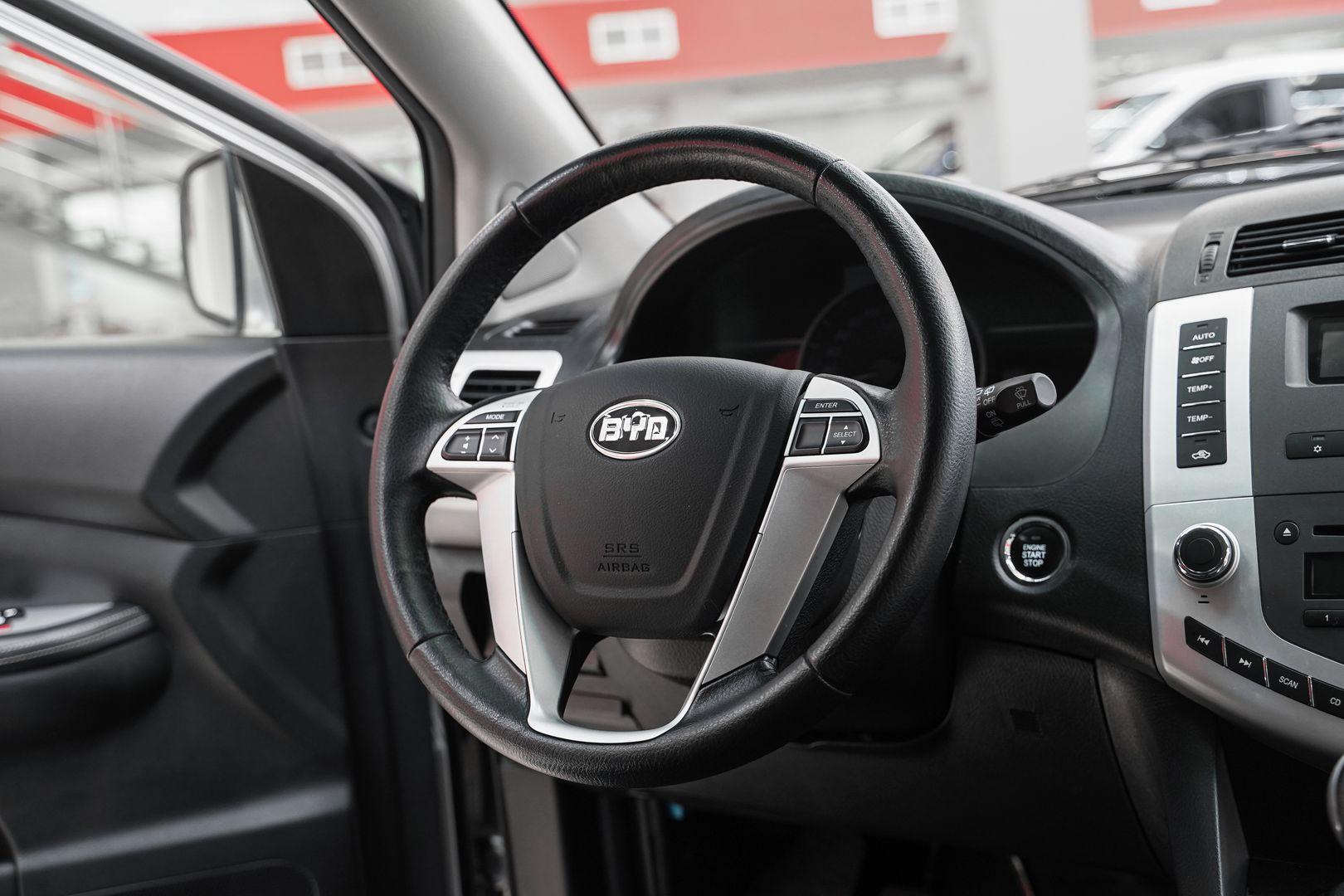 BYD S6 2013, серебряный, ДЦ Орехово