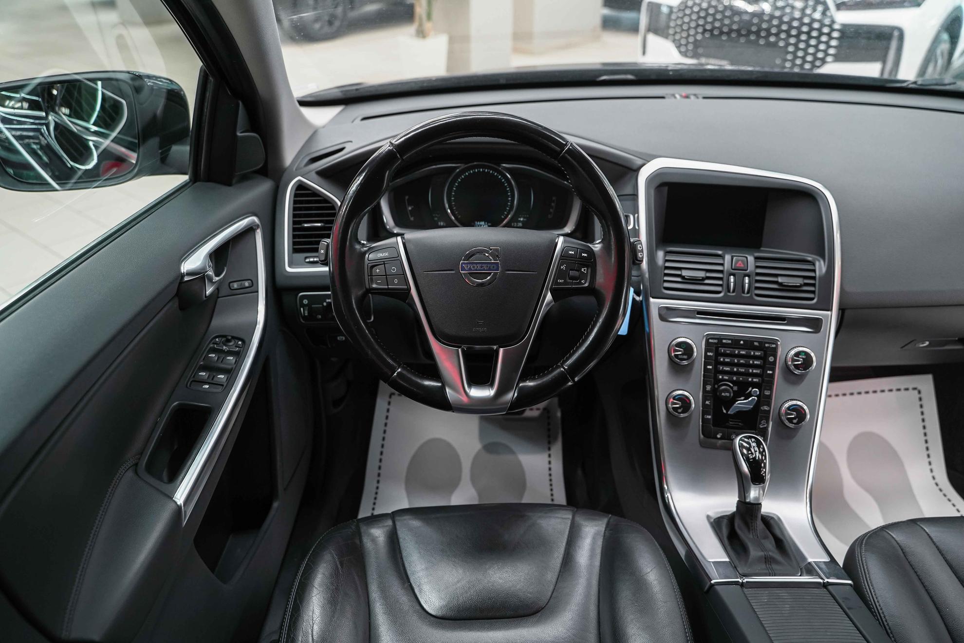 Volvo XC60 2017, синий, ДЦ Орехово