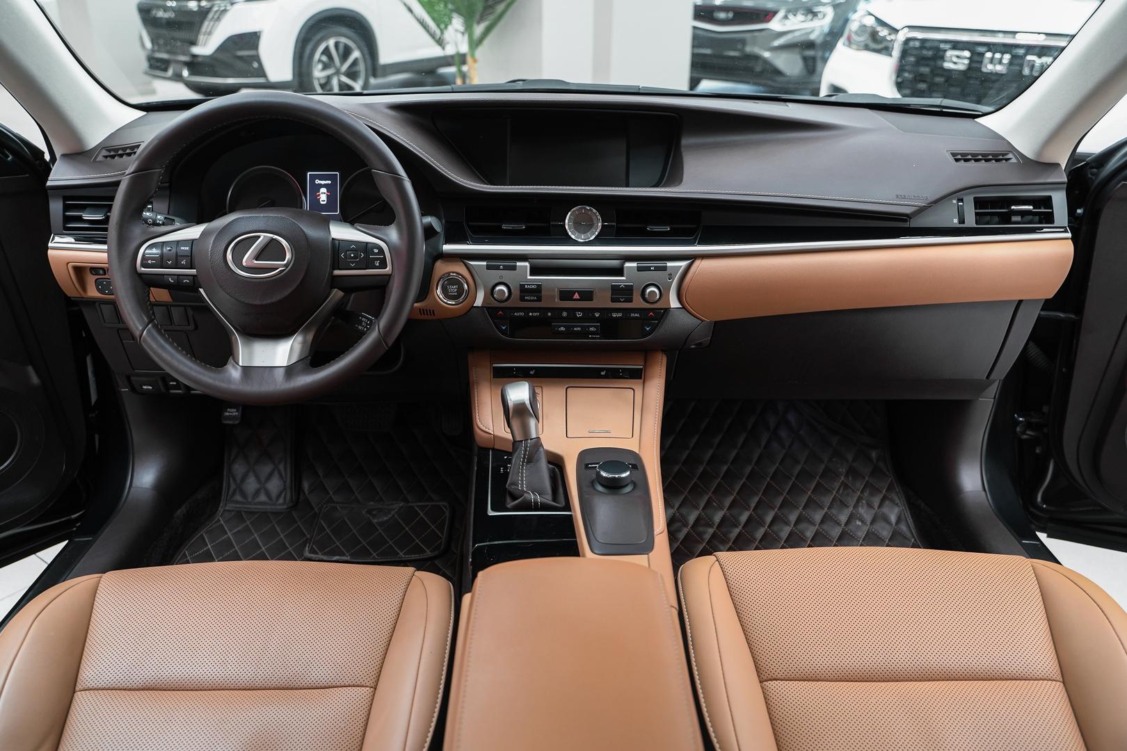 Lexus ES 2017, черный, ДЦ Орехово