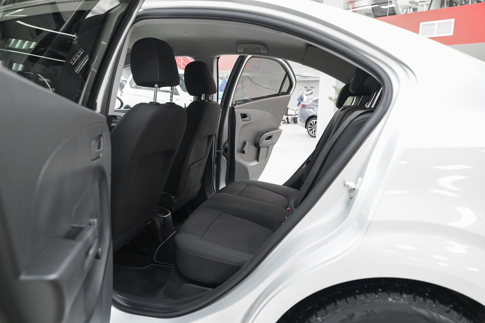 Chevrolet Aveo 2013, серебряный, ДЦ Орехово