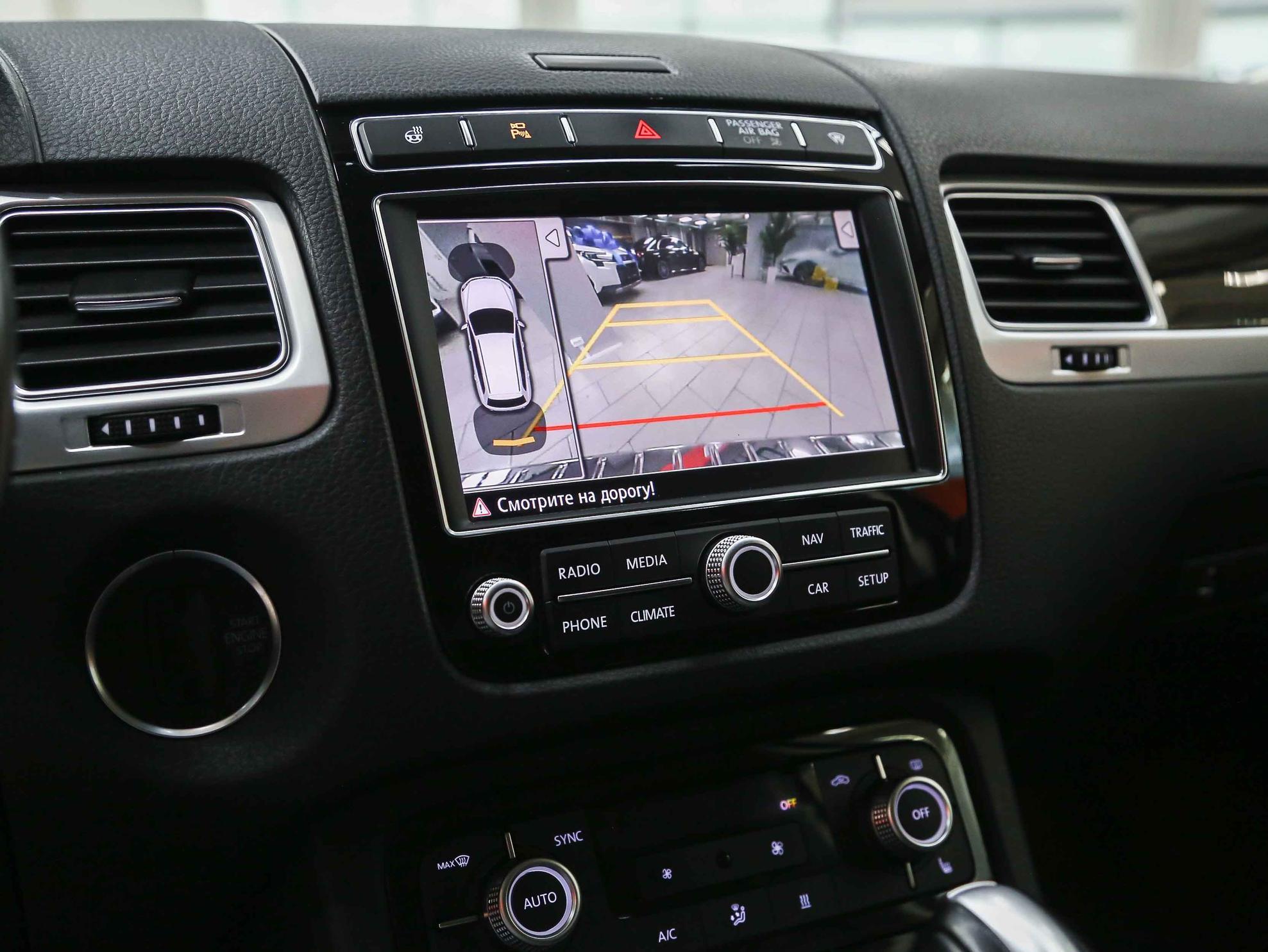 Volkswagen Touareg 2017, серый, ДЦ Орехово