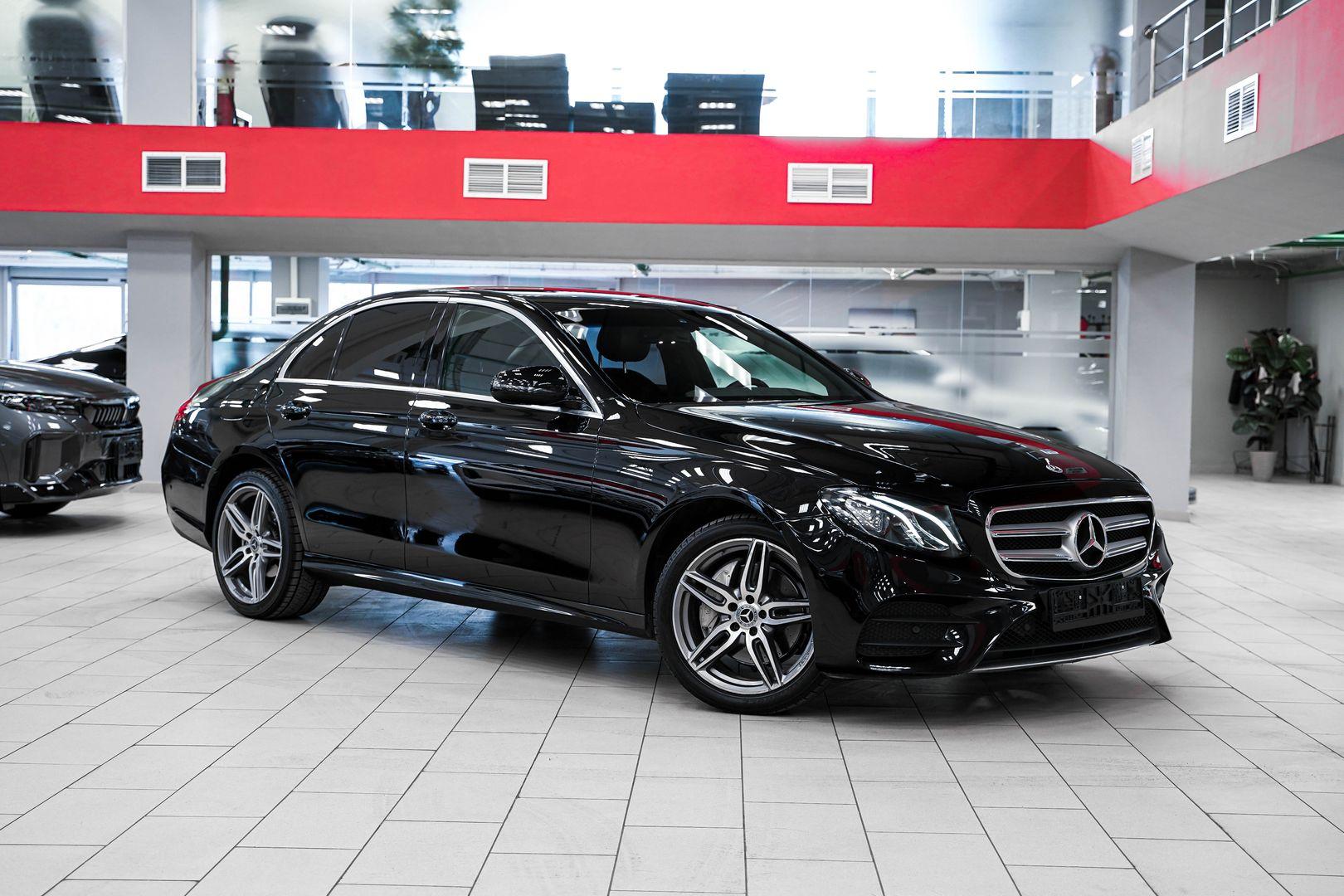 Mercedes-Benz E-Класс 2020, черный, ДЦ Орехово
