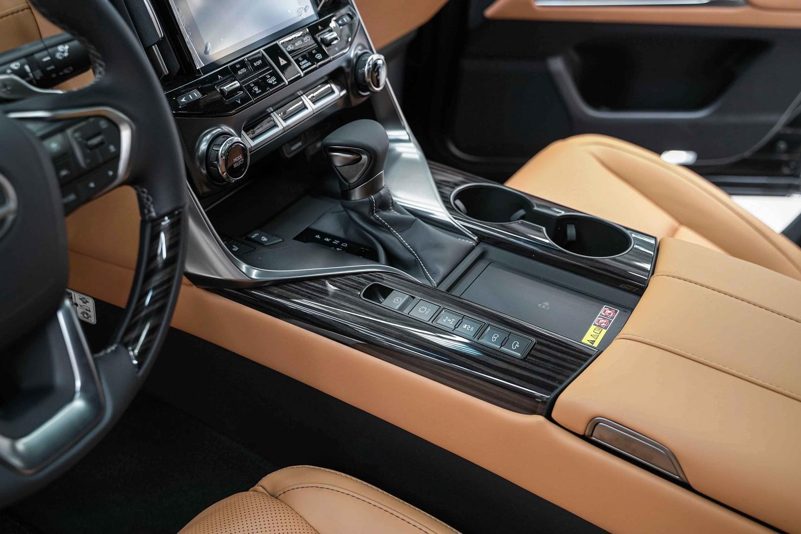 Lexus LX 2026, черный, ДЦ Орехово