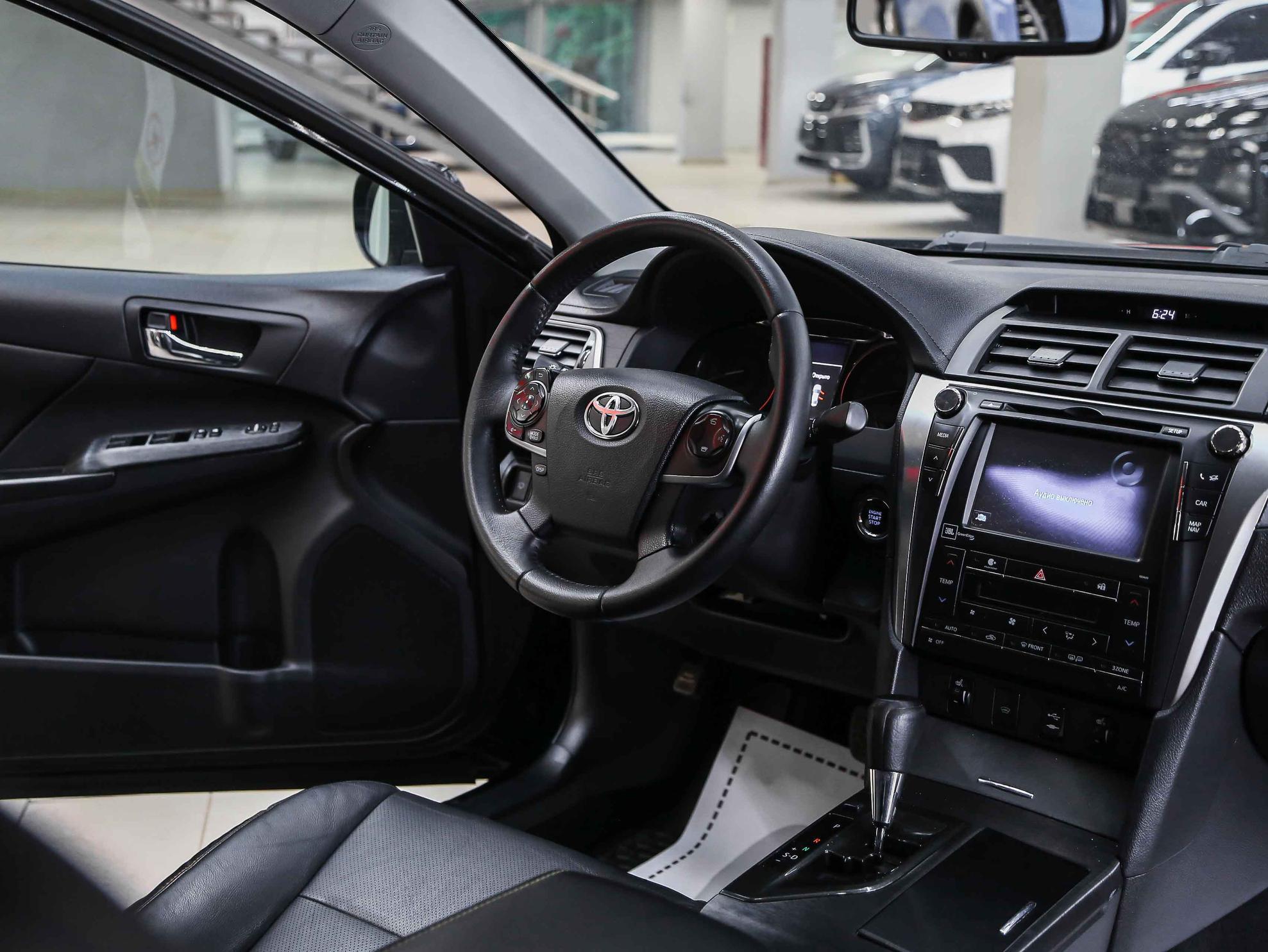 Toyota Camry 2015, черный, ДЦ Орехово