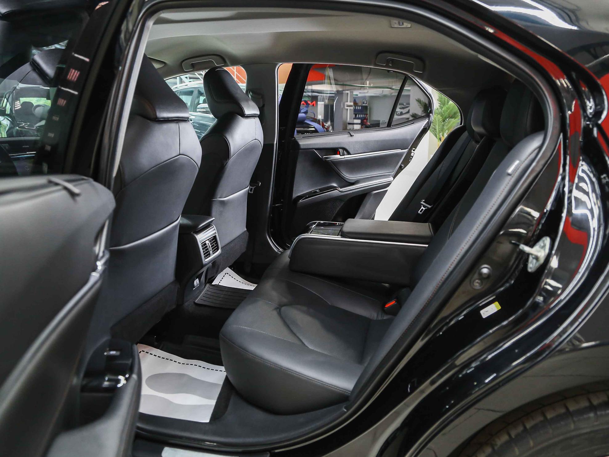 Toyota Camry 2018, черный, ДЦ Орехово