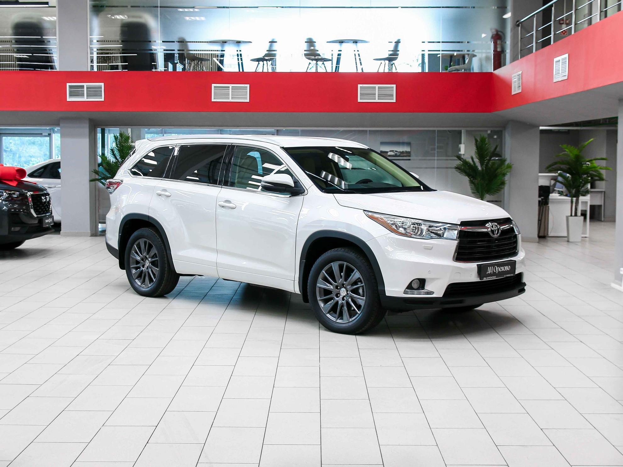 Toyota Highlander 2014, белый, ДЦ Орехово