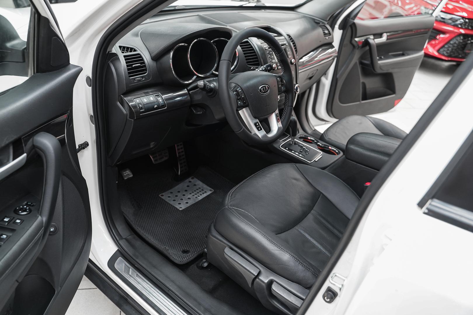 Kia Sorento 2012, белый, ДЦ Орехово