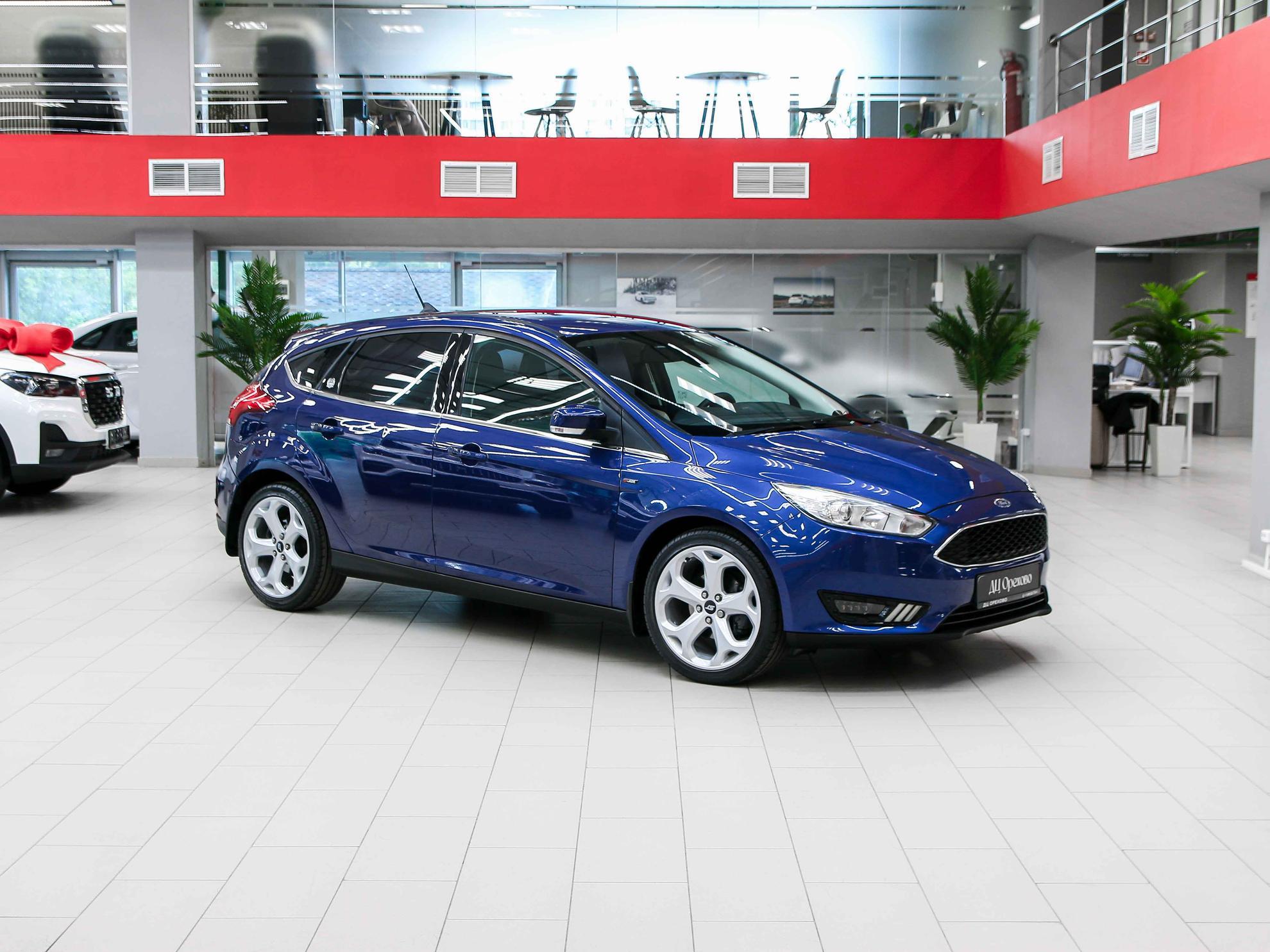 Ford Focus 2016, синий, ДЦ Орехово