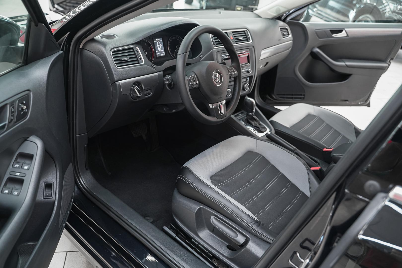 Volkswagen Jetta 2013, черный, ДЦ Орехово