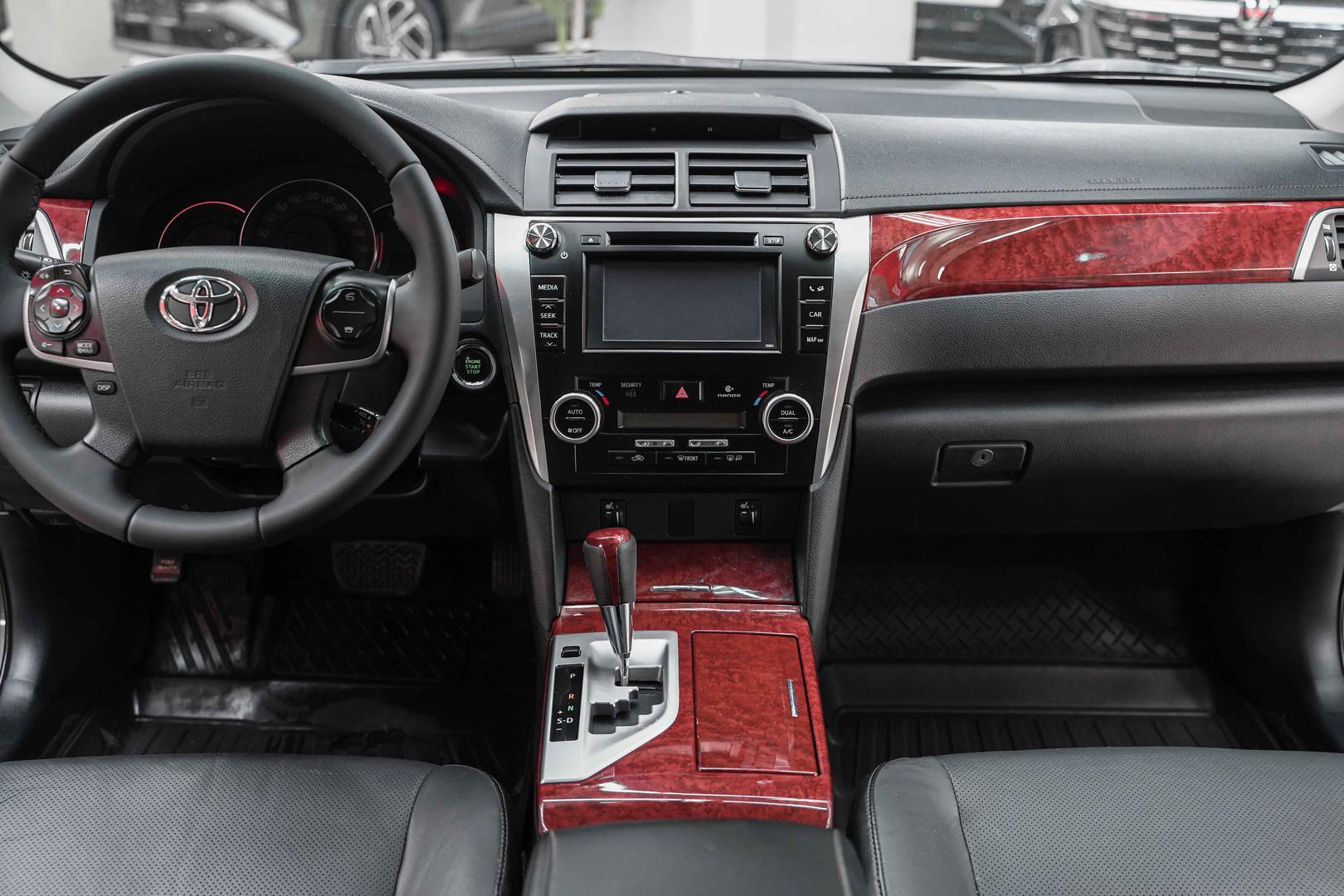 Toyota Camry 2014, серый, ДЦ Орехово