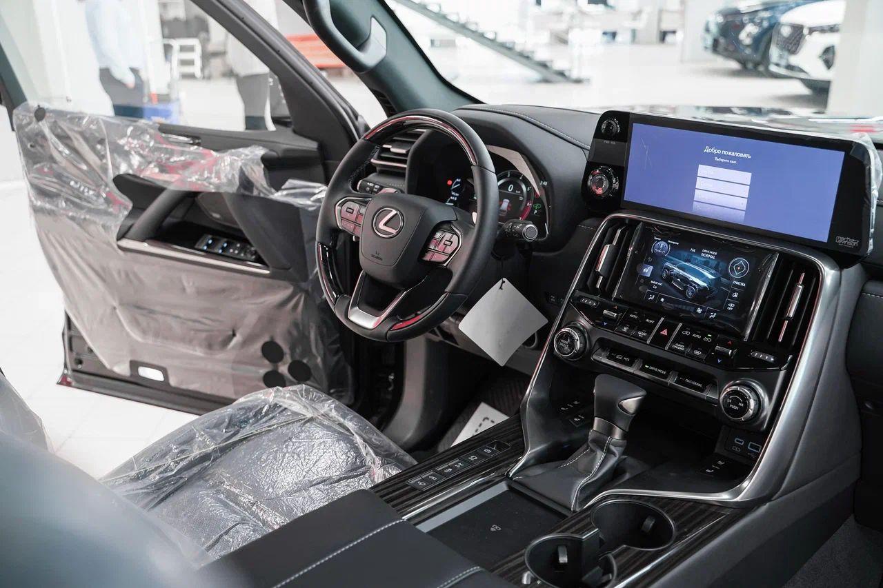 Lexus LX 2024, черный, ДЦ Орехово