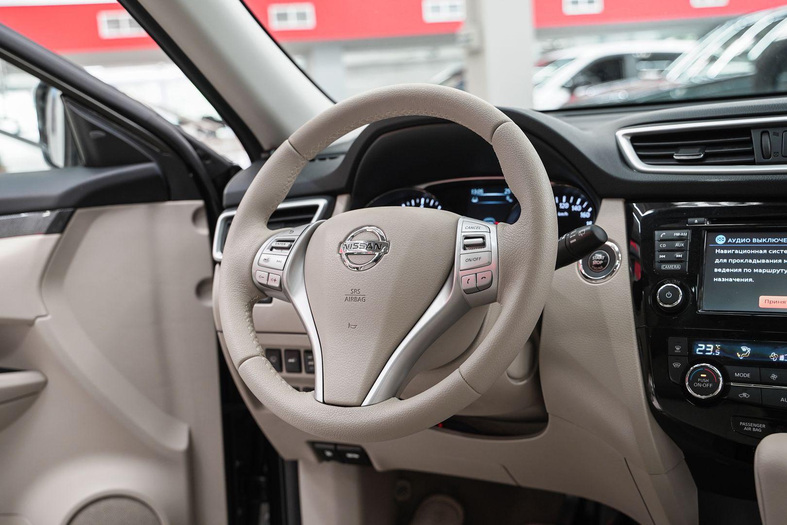 Nissan X-Trail 2015, зеленый, ДЦ Орехово