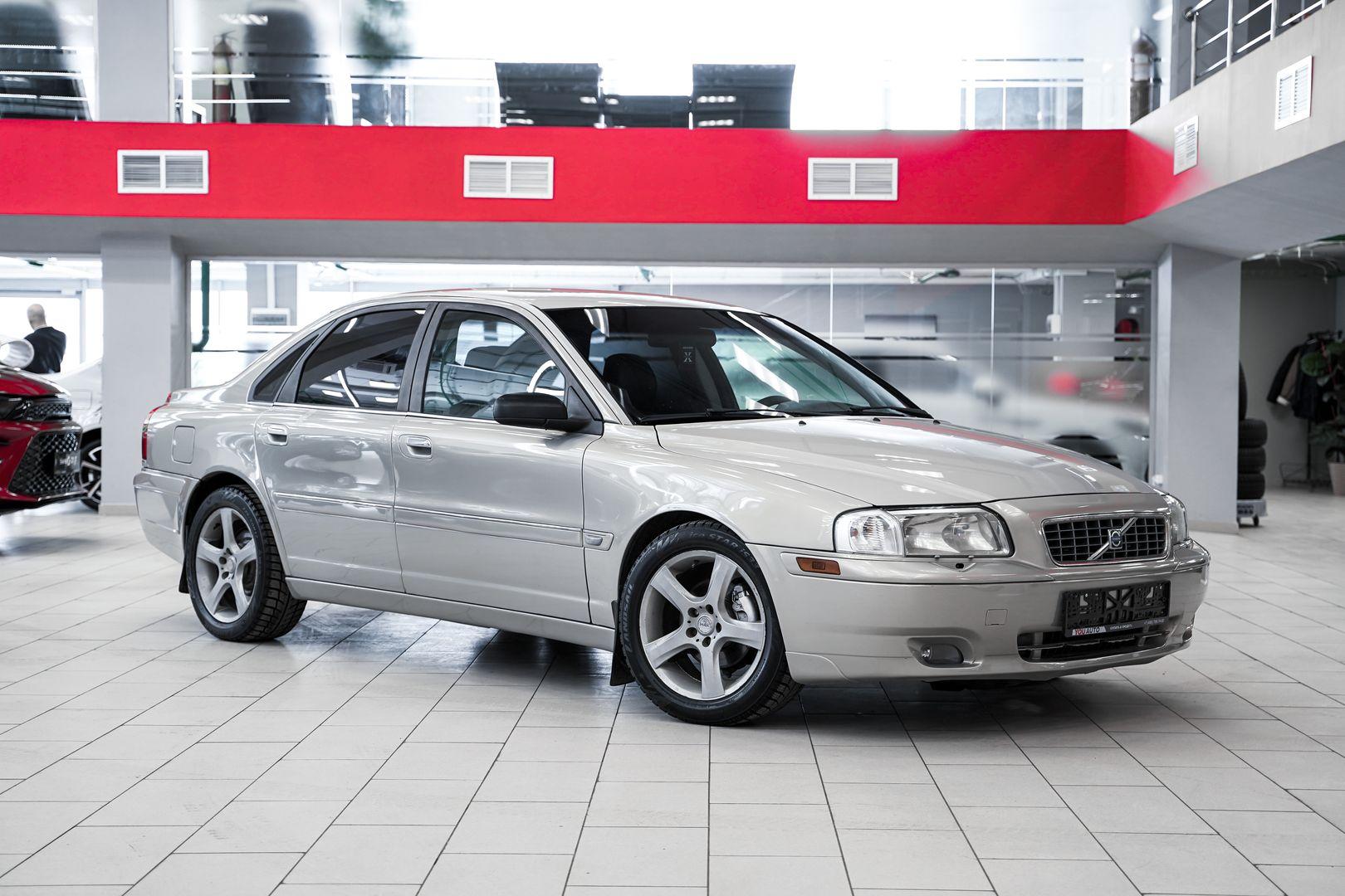 Volvo S80 2003, золотой, ДЦ Орехово