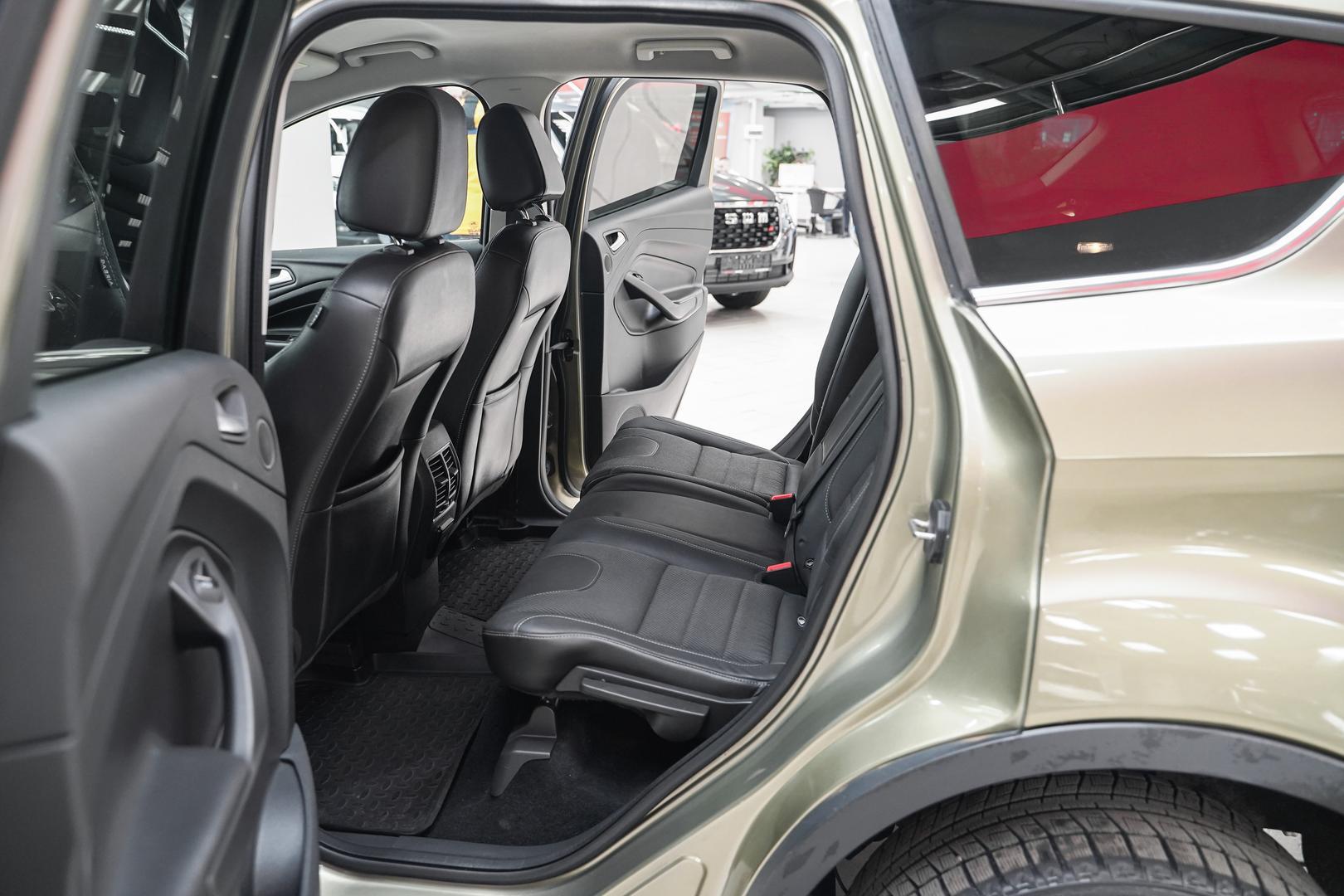 Ford Kuga 2013, зеленый, ДЦ Орехово