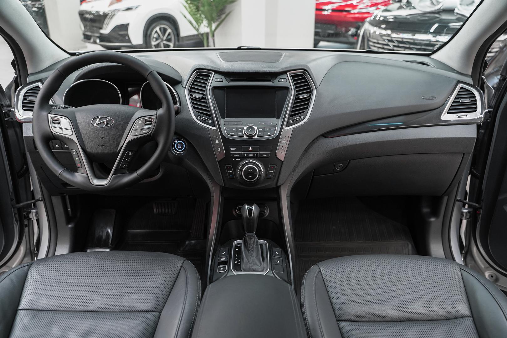 Hyundai Santa Fe 2015, серый, ДЦ Орехово