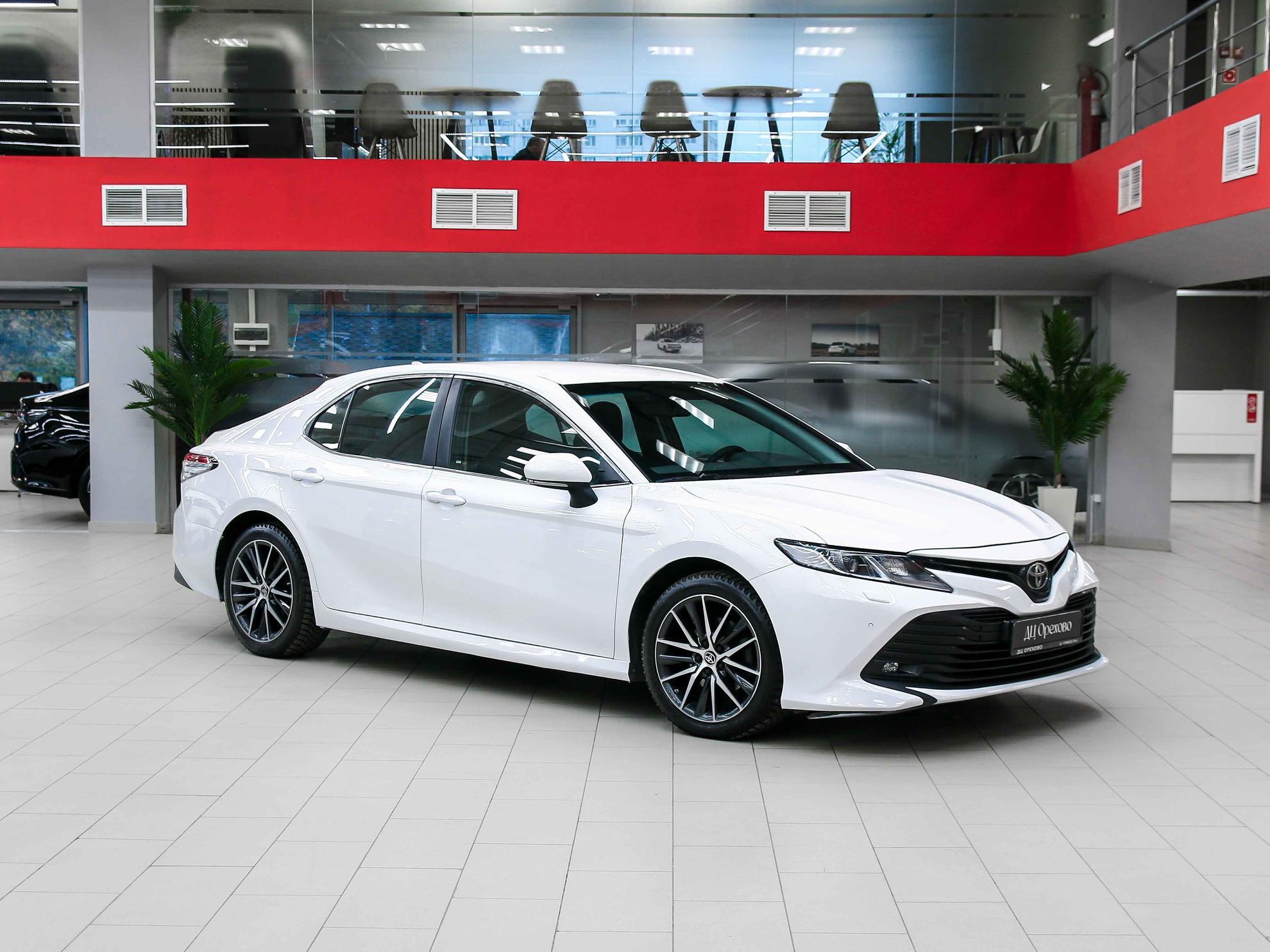 Toyota Camry 2020, белый, ДЦ Орехово