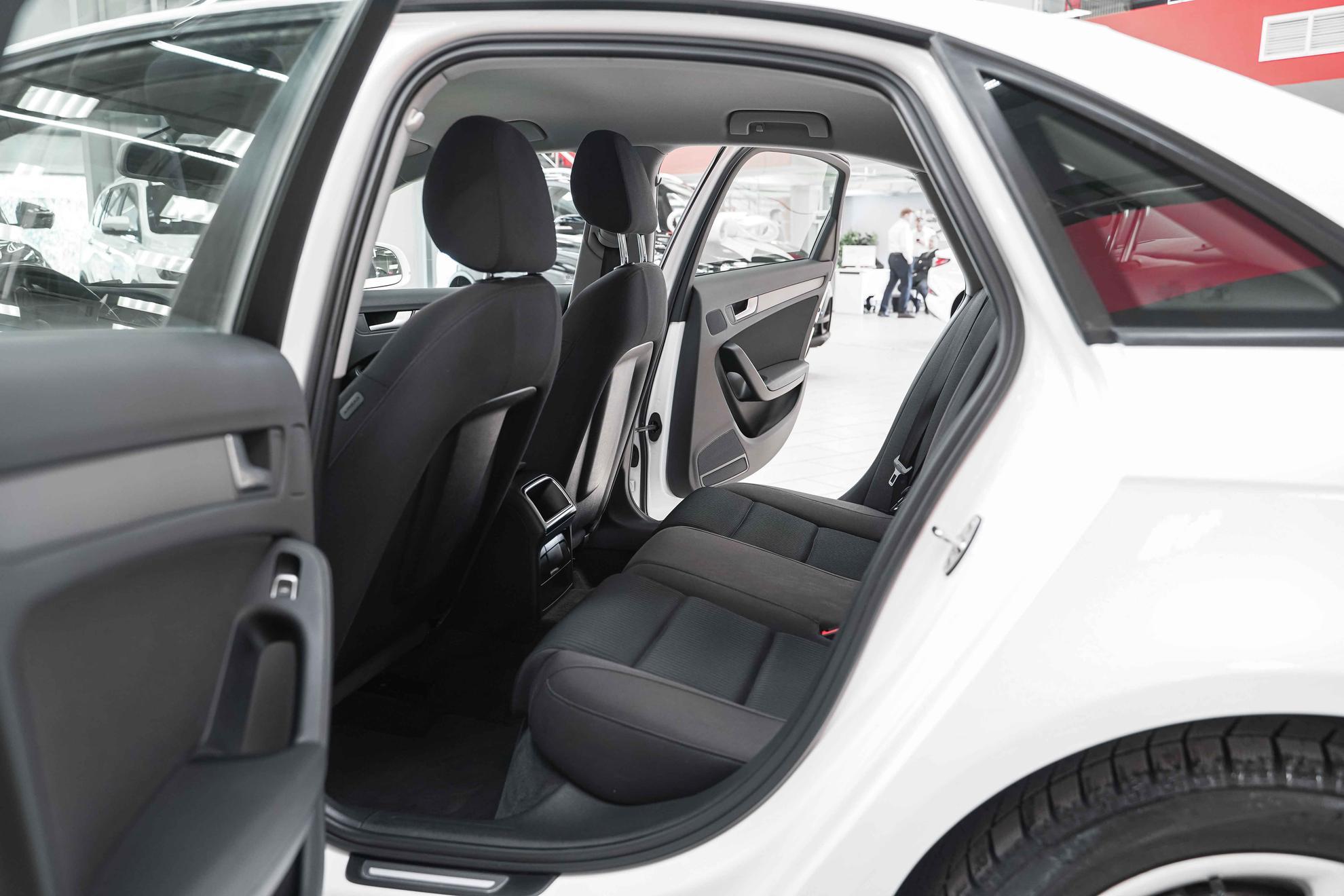 Audi A4 2014, белый, ДЦ Орехово