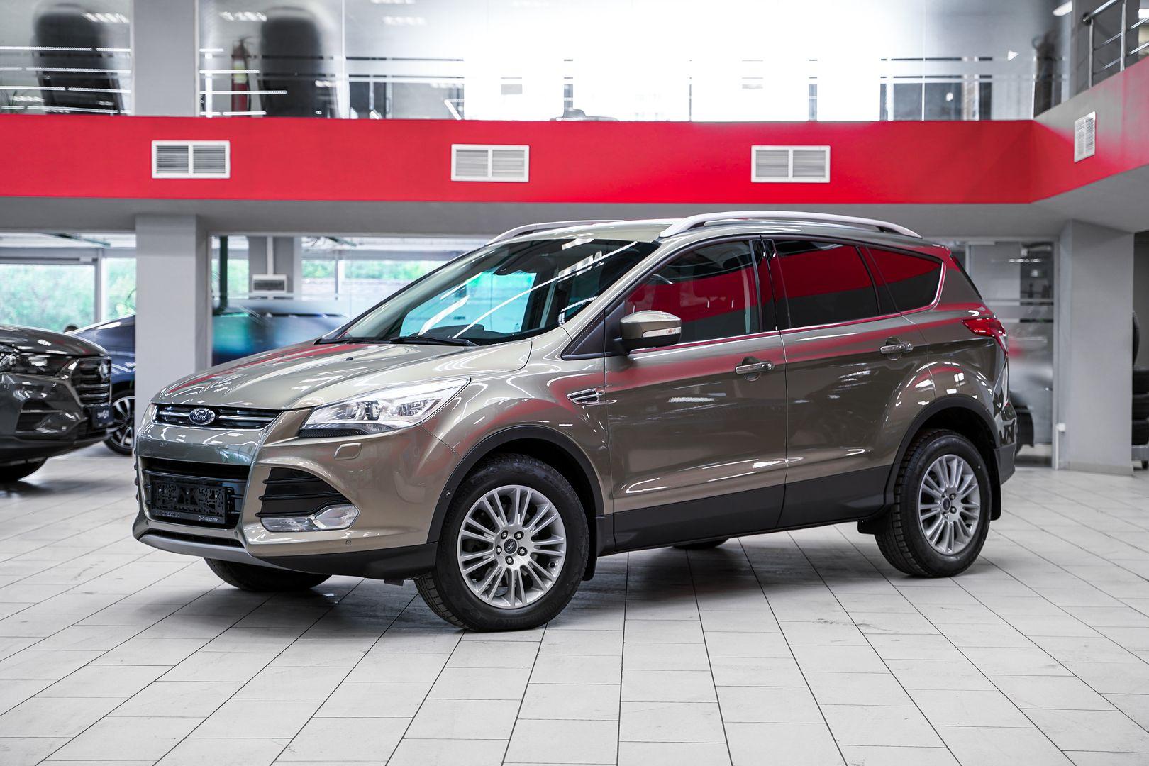 Ford Kuga 2014, серый, ДЦ Орехово