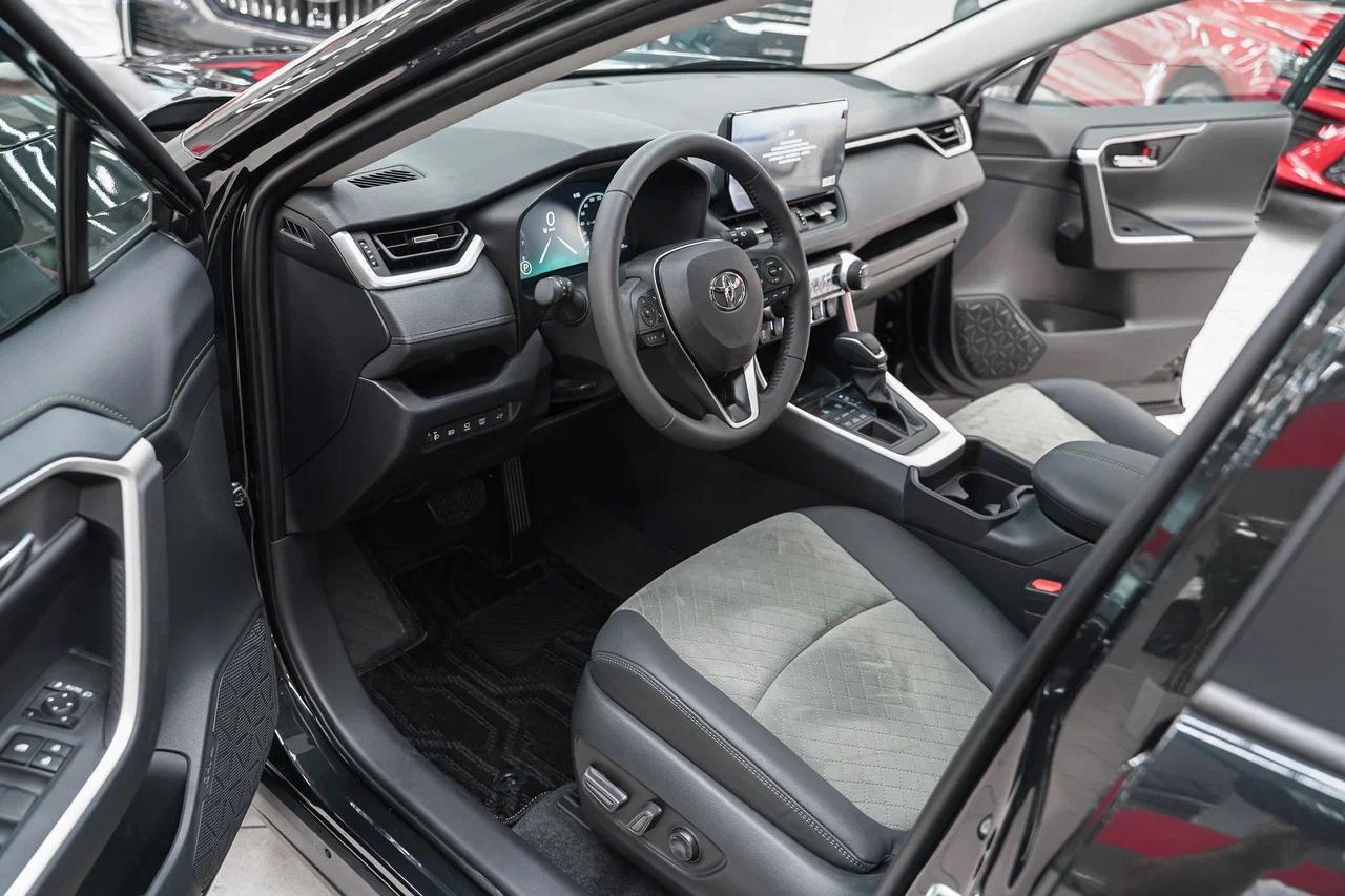 Toyota RAV4 2025, черный, ДЦ Орехово