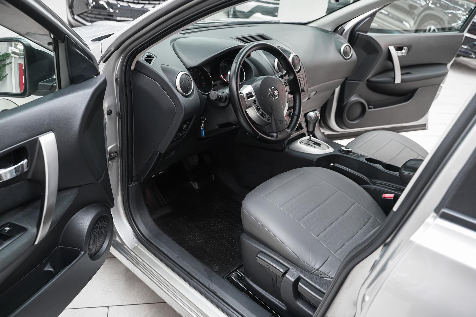 Nissan Qashqai 2010, серебряный, ДЦ Орехово