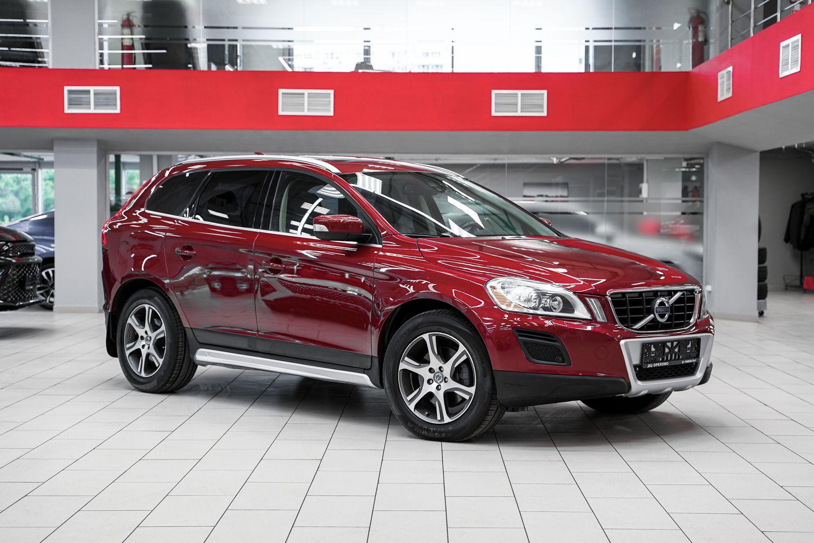Volvo XC60 2011, красный, ДЦ Орехово