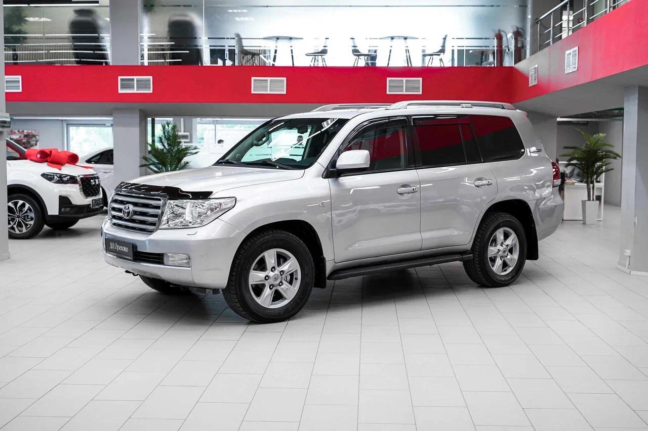 Toyota Land Cruiser 2011, серебряный, ДЦ Орехово