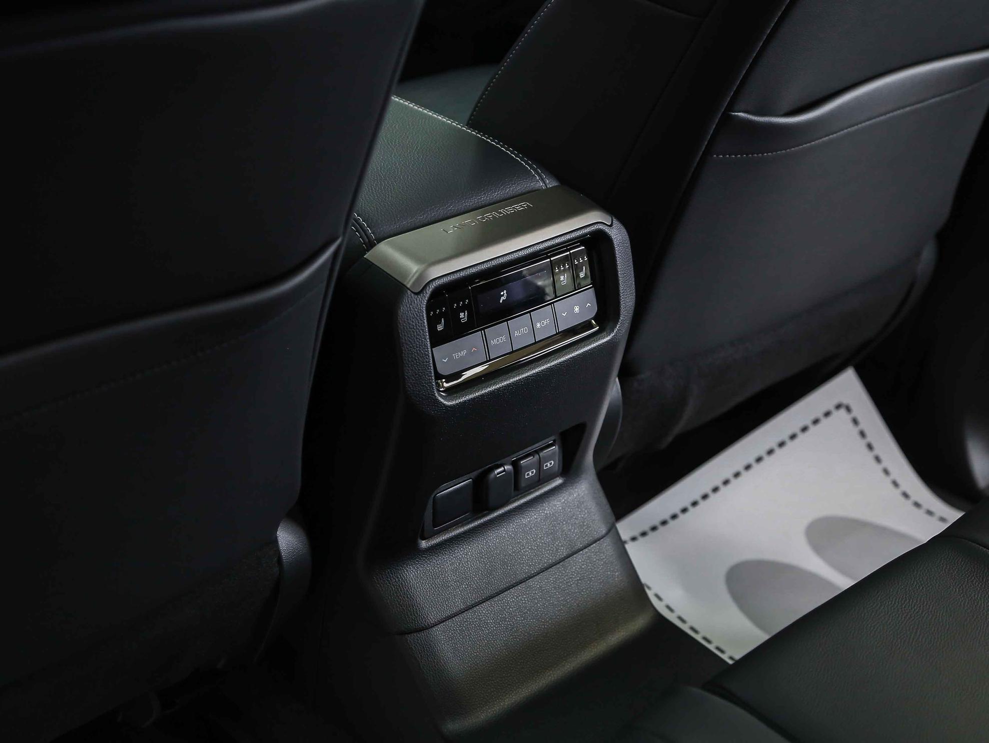 Toyota Land Cruiser Prado 2026, черный, ДЦ Орехово