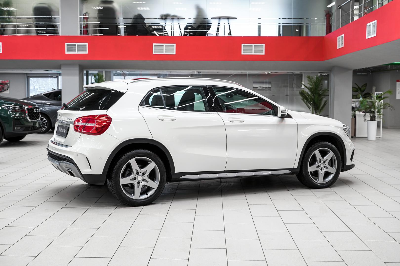 Mercedes-Benz GLA 2015, белый, ДЦ Орехово