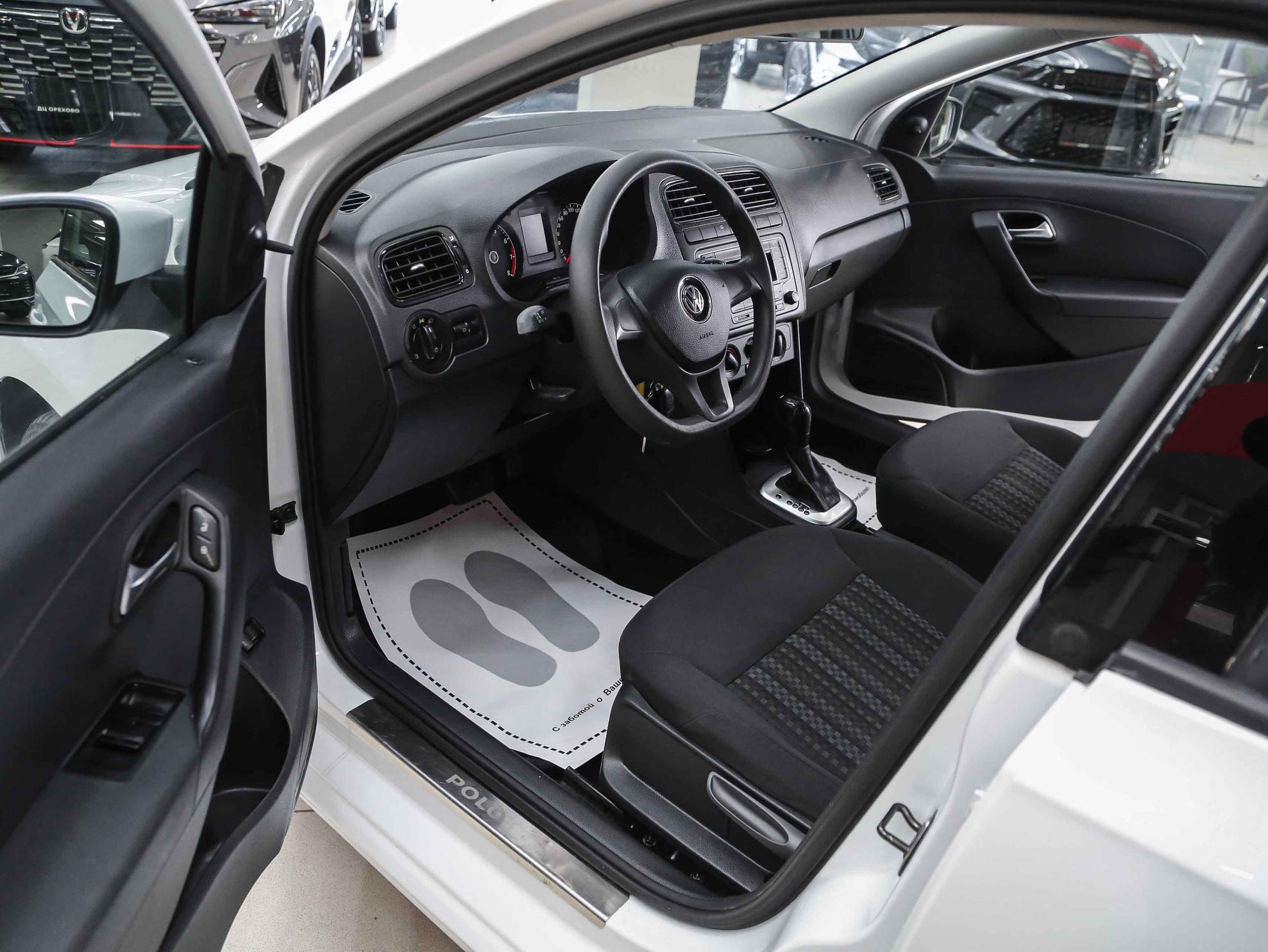 Volkswagen Polo 2019, белый, ДЦ Орехово