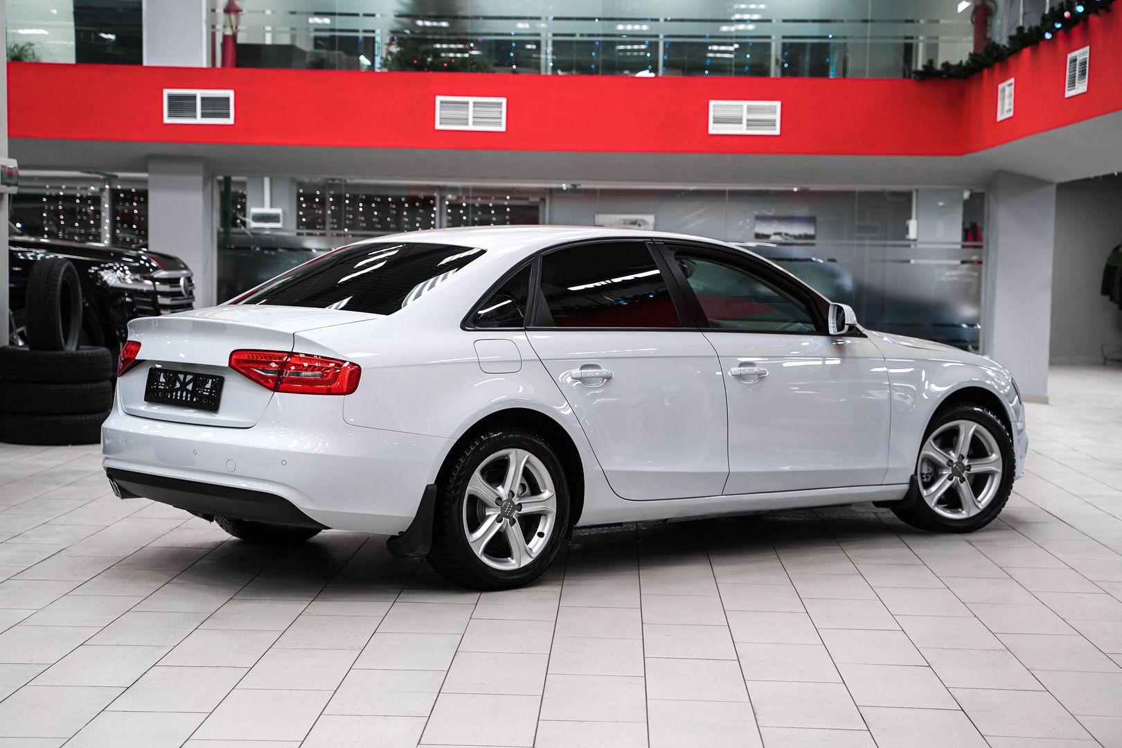 Audi A4 2015, белый, ДЦ Орехово