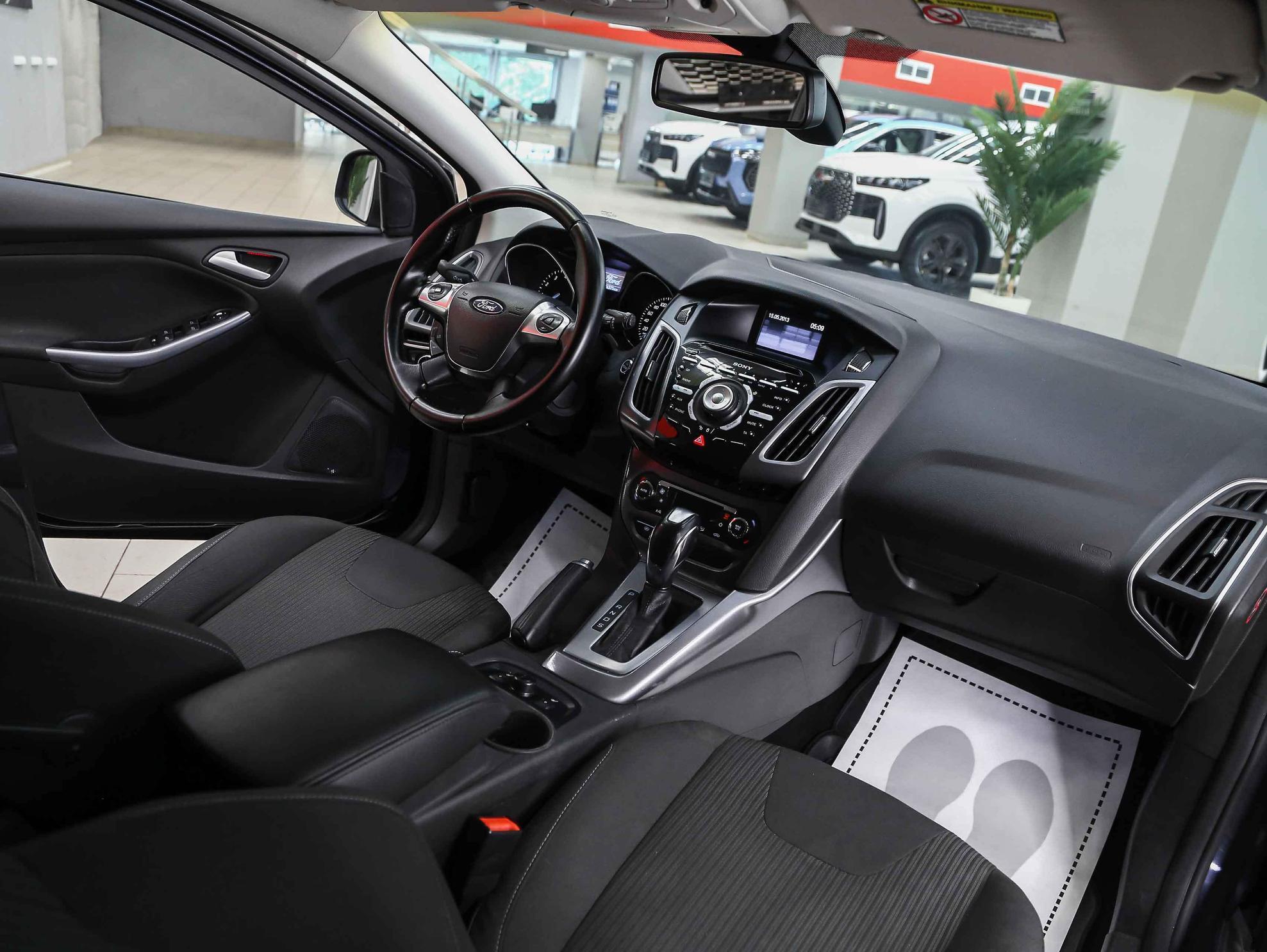 Ford Focus 2013, синий, ДЦ Орехово
